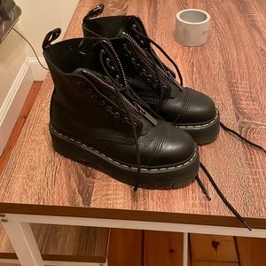 Dr martens boots size womens 7